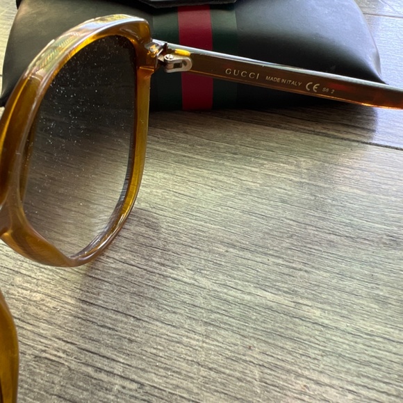 Gucci Cat Eye Sunglasses - Picture 4 of 4